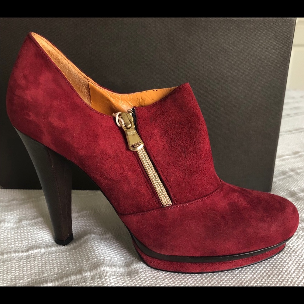Vero Cuoio Suede Heels Size 7 New